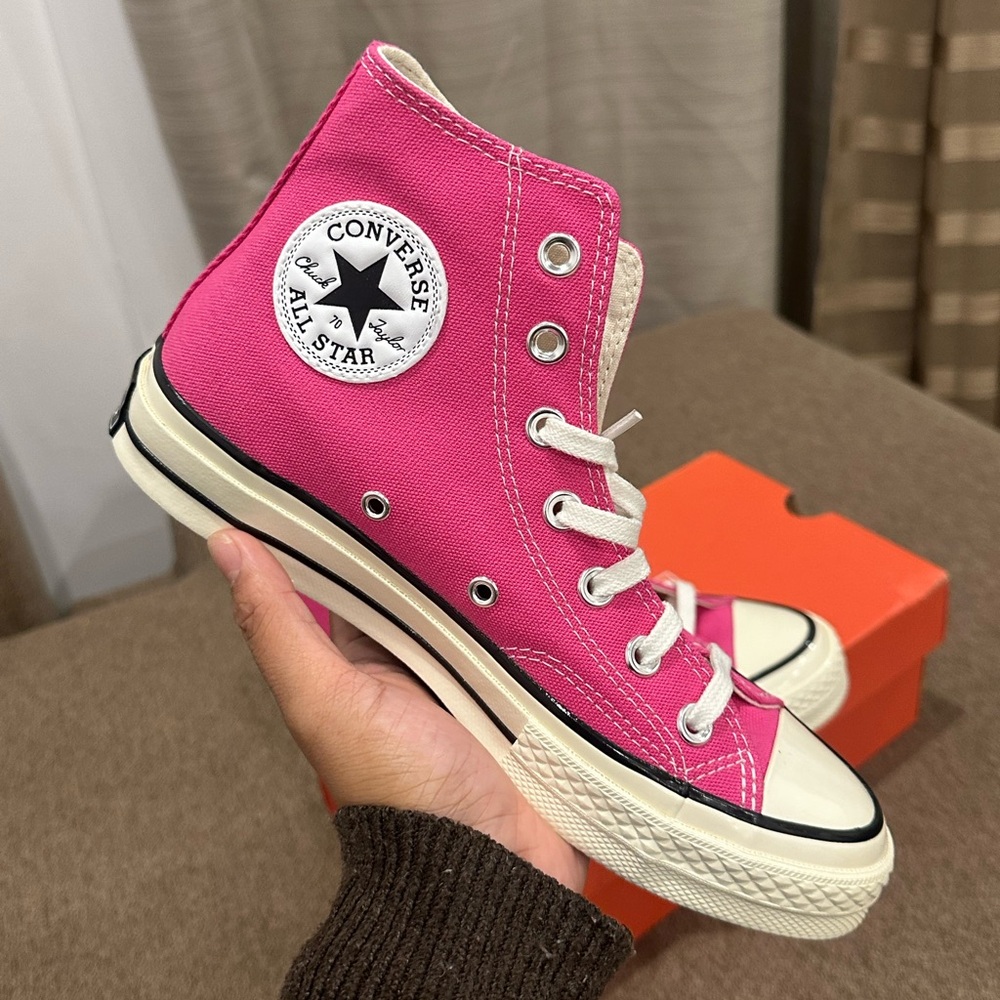 CONVERSE Chuck 70 Hi-Sneakers in Hot Pink